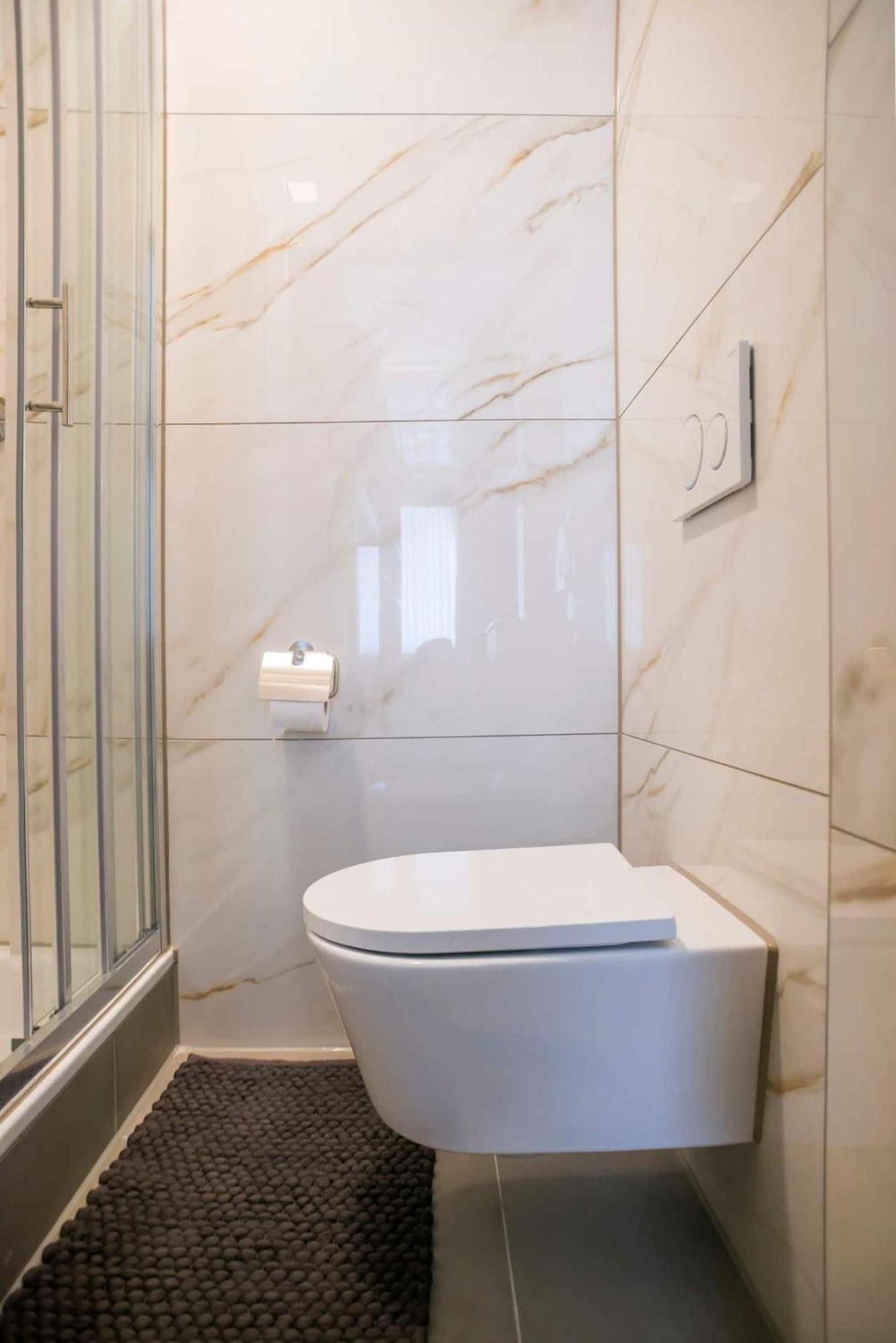 Petite Room With Wifi, Ac, And Shared Kitchen Тилбург Экстерьер фото