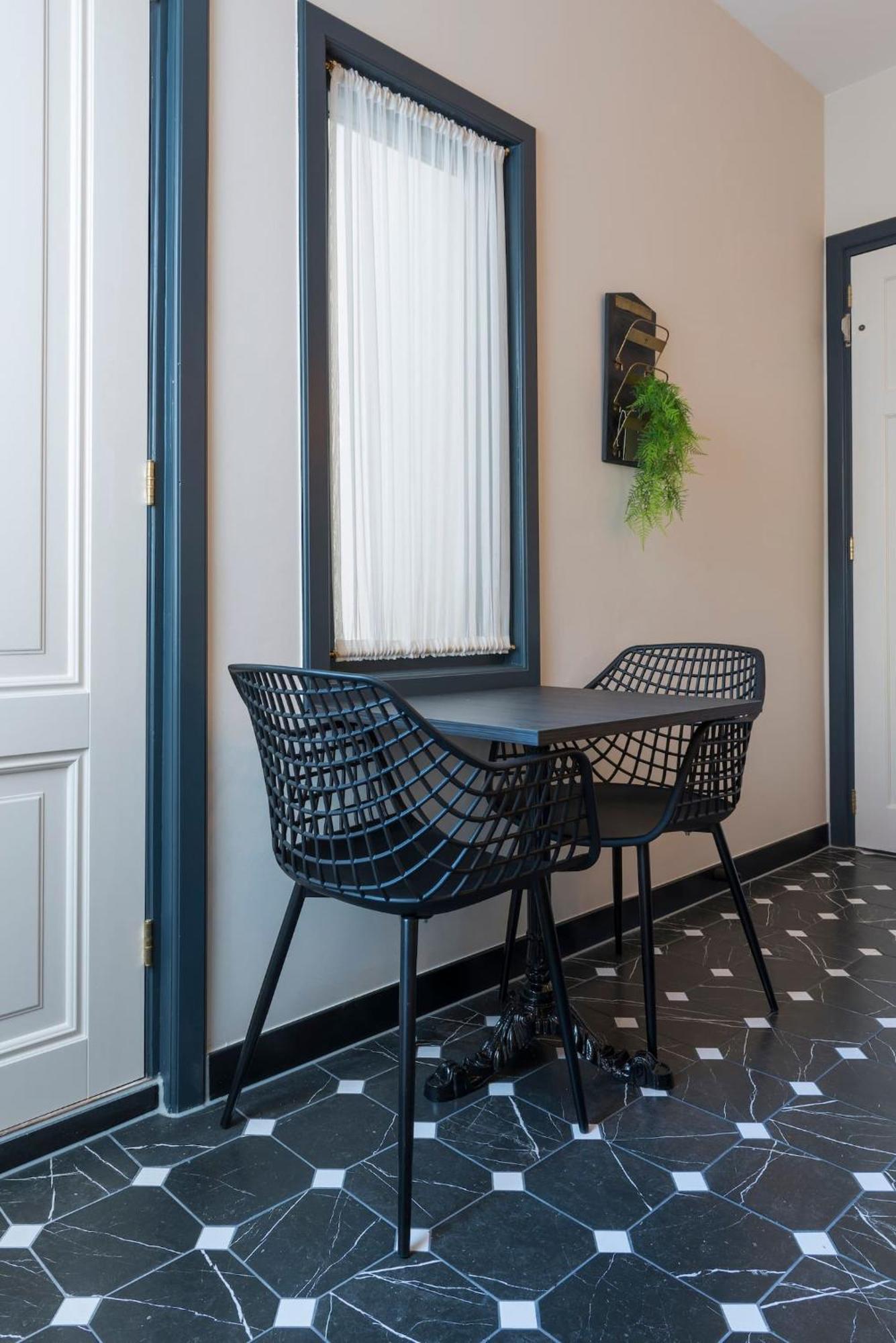 Petite Room With Wifi, Ac, And Shared Kitchen Тилбург Экстерьер фото