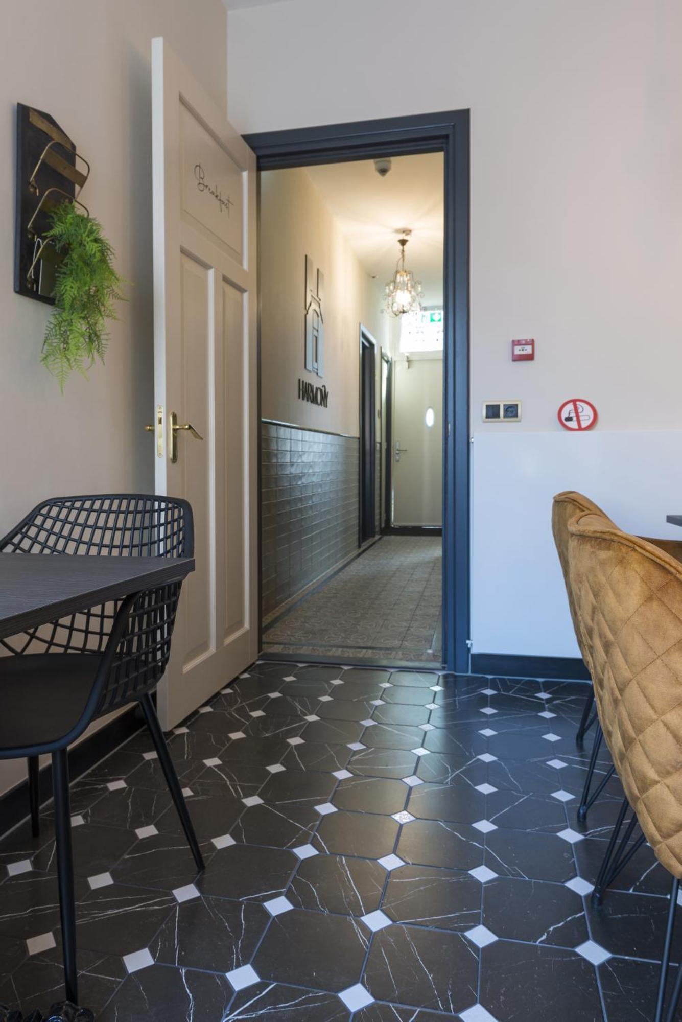 Petite Room With Wifi, Ac, And Shared Kitchen Тилбург Экстерьер фото