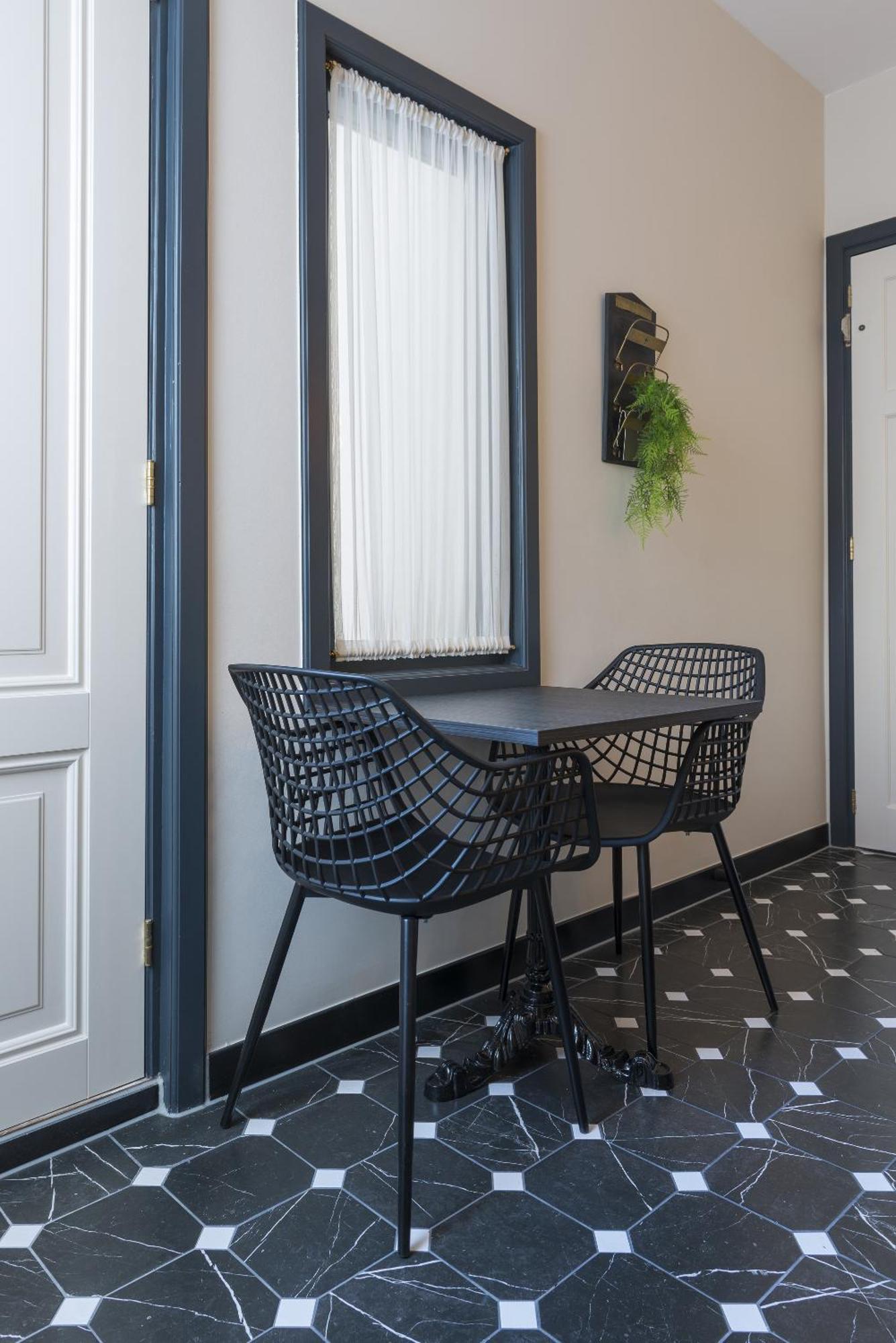 Petite Room With Wifi, Ac, And Shared Kitchen Тилбург Экстерьер фото