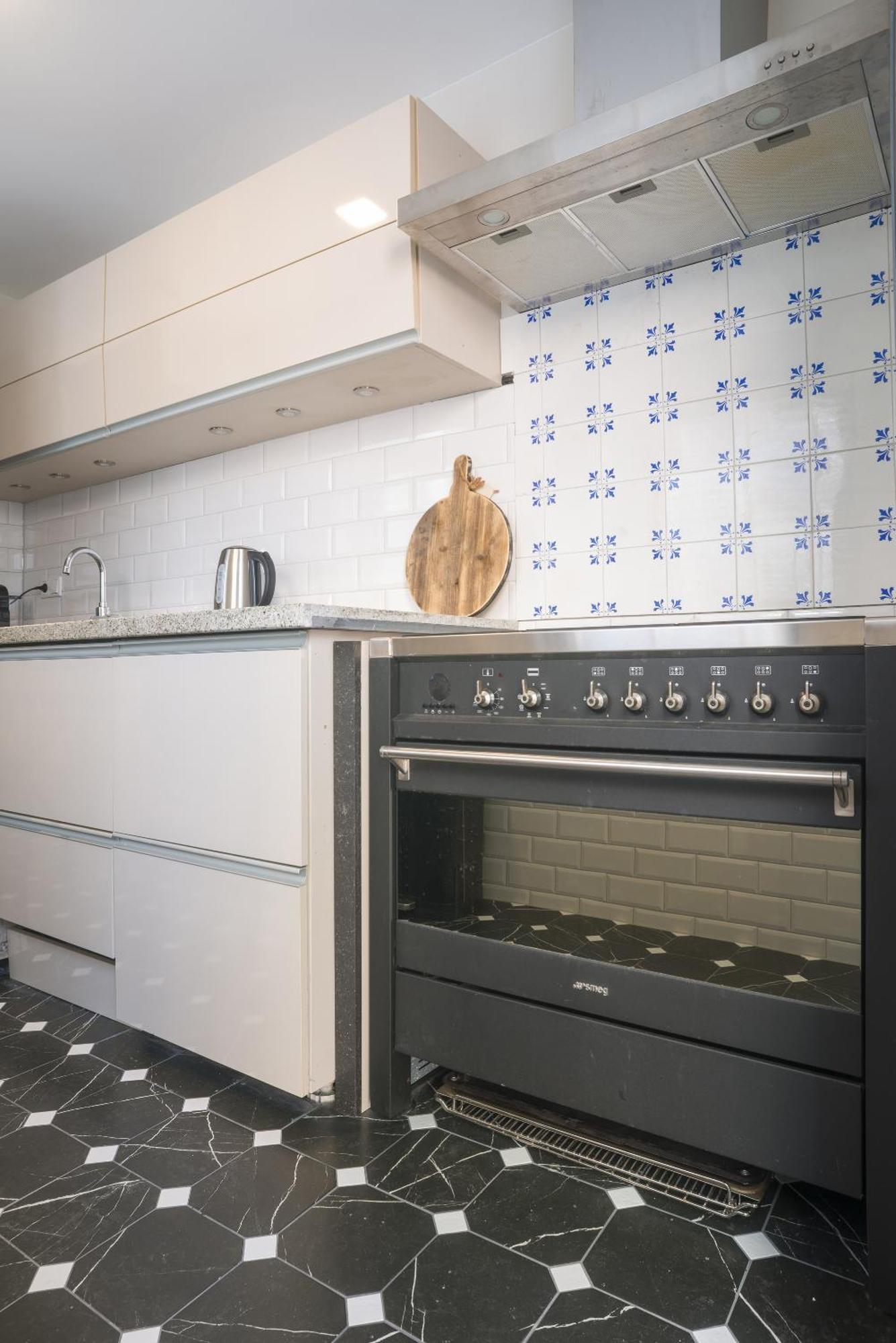 Petite Room With Wifi, Ac, And Shared Kitchen Тилбург Экстерьер фото